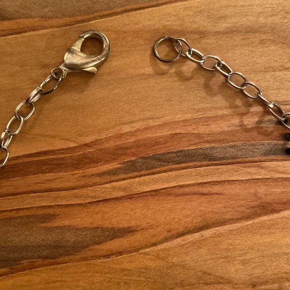 Green with hints of purple trapezoid stone necklace - Picture 3 of 3